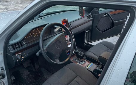 Mercedes-Benz E-Класс, 1994 год, 390 000 рублей, 4 фотография