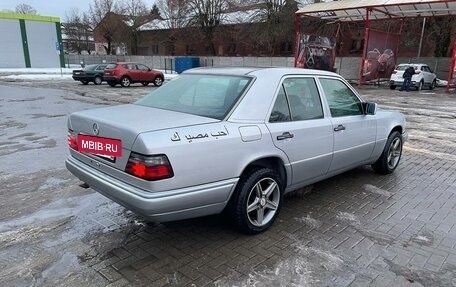 Mercedes-Benz E-Класс, 1994 год, 390 000 рублей, 2 фотография