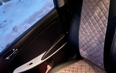 Hyundai Solaris II рестайлинг, 2011 год, 945 000 рублей, 18 фотография