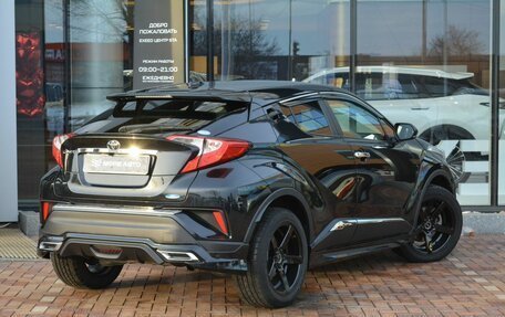 Toyota C-HR I рестайлинг, 2018 год, 2 230 000 рублей, 5 фотография