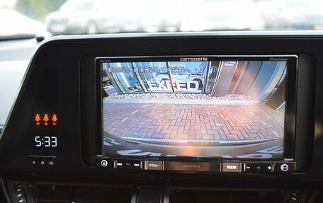 Toyota C-HR I рестайлинг, 2018 год, 2 230 000 рублей, 27 фотография