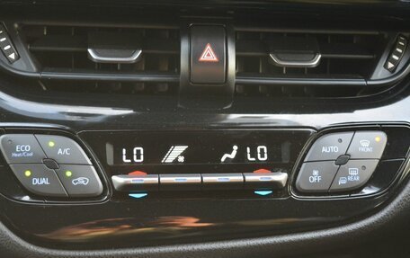 Toyota C-HR I рестайлинг, 2018 год, 2 230 000 рублей, 25 фотография