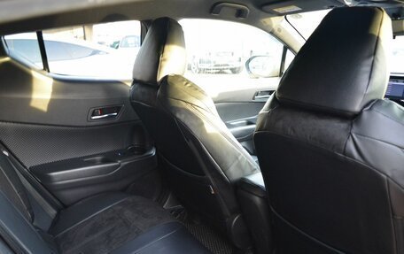 Toyota C-HR I рестайлинг, 2018 год, 2 230 000 рублей, 14 фотография