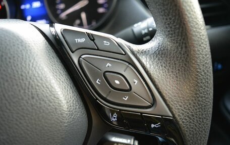 Toyota C-HR I рестайлинг, 2018 год, 2 230 000 рублей, 29 фотография