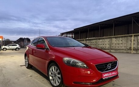 Volvo V40 II рестайлинг, 2015 год, 1 300 000 рублей, 1 фотография