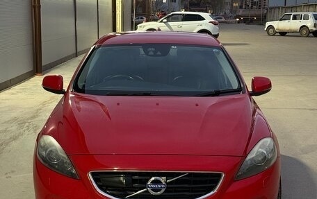 Volvo V40 II рестайлинг, 2015 год, 1 300 000 рублей, 3 фотография