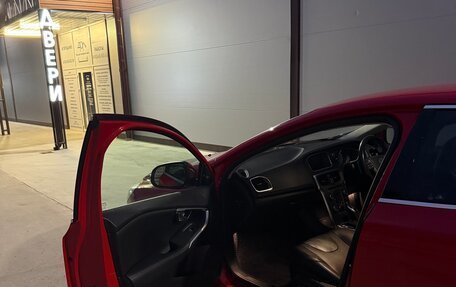 Volvo V40 II рестайлинг, 2015 год, 1 300 000 рублей, 10 фотография