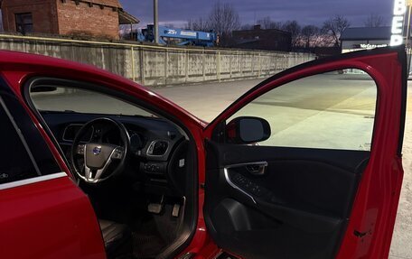 Volvo V40 II рестайлинг, 2015 год, 1 300 000 рублей, 14 фотография