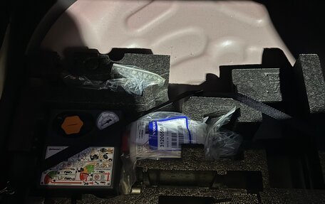 Volvo V40 II рестайлинг, 2015 год, 1 300 000 рублей, 17 фотография