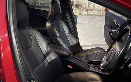 Volvo V40 II рестайлинг, 2015 год, 1 300 000 рублей, 13 фотография