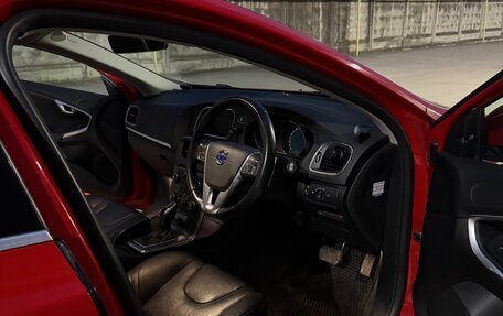 Volvo V40 II рестайлинг, 2015 год, 1 300 000 рублей, 11 фотография