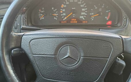 Mercedes-Benz E-Класс, 1996 год, 900 000 рублей, 4 фотография