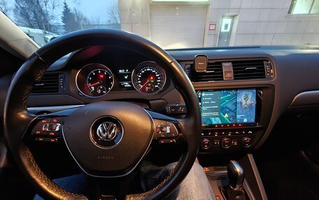 Volkswagen Jetta VI, 2016 год, 1 550 000 рублей, 13 фотография
