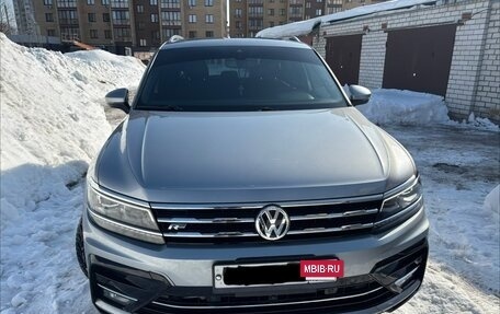 Volkswagen Tiguan II, 2020 год, 3 750 000 рублей, 2 фотография