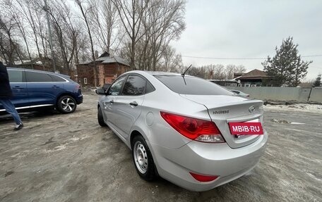 Hyundai Solaris II рестайлинг, 2014 год, 690 000 рублей, 3 фотография