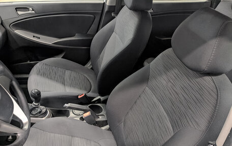 Hyundai Solaris II рестайлинг, 2015 год, 1 065 000 рублей, 20 фотография