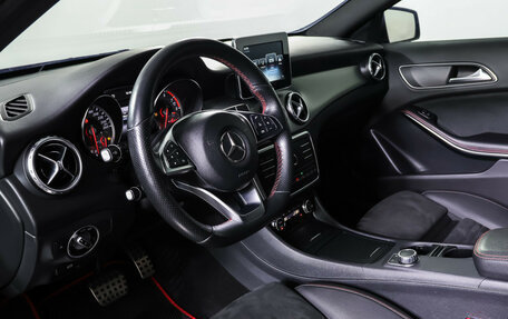 Mercedes-Benz GLA, 2016 год, 2 670 000 рублей, 15 фотография