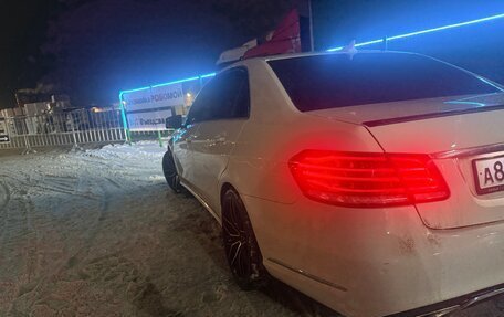 Mercedes-Benz E-Класс, 2015 год, 1 900 000 рублей, 5 фотография