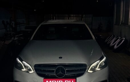 Mercedes-Benz E-Класс, 2015 год, 1 900 000 рублей, 4 фотография