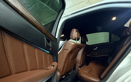 Mercedes-Benz E-Класс, 2015 год, 1 900 000 рублей, 17 фотография