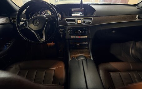 Mercedes-Benz E-Класс, 2015 год, 1 900 000 рублей, 19 фотография