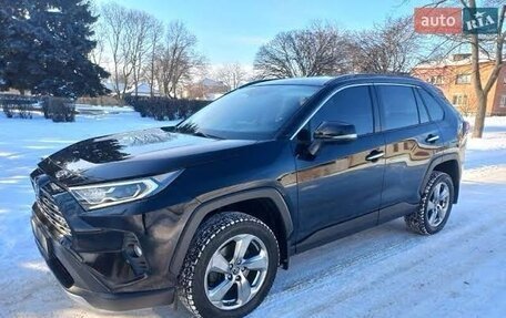 Toyota RAV4, 2021 год, 3 100 000 рублей, 1 фотография