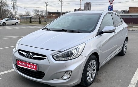 Hyundai Solaris II рестайлинг, 2013 год, 950 000 рублей, 1 фотография