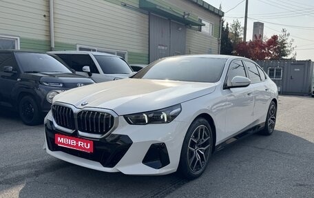 BMW 5 серия, 2025 год, 6 489 099 рублей, 1 фотография