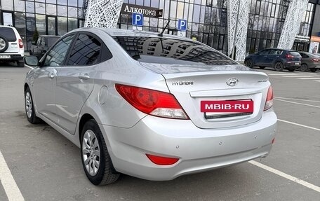 Hyundai Solaris II рестайлинг, 2013 год, 950 000 рублей, 5 фотография
