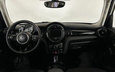 MINI Hatch, 2018 год, 1 950 000 рублей, 7 фотография