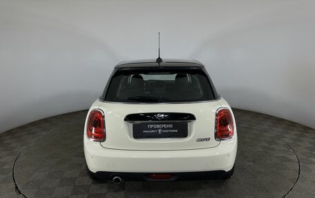 MINI Hatch, 2018 год, 1 950 000 рублей, 3 фотография