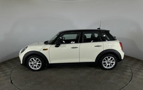 MINI Hatch, 2018 год, 1 950 000 рублей, 5 фотография