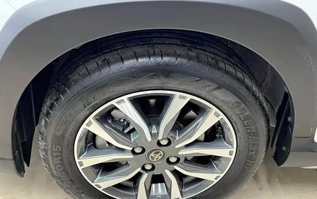 Toyota Yaris XP150 рестайлинг, 2022 год, 1 189 000 рублей, 19 фотография