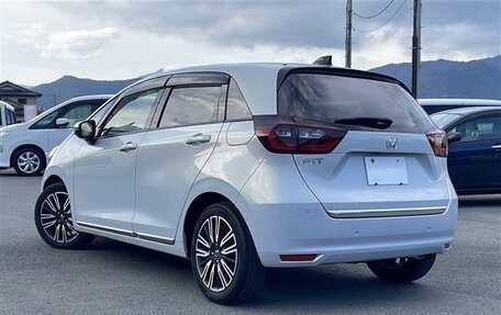 Honda Fit, 2022 год, 1 056 000 рублей, 6 фотография