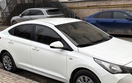 Hyundai Solaris II рестайлинг, 2018 год, 970 000 рублей, 3 фотография