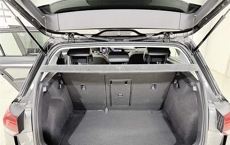 Volkswagen Golf VIII, 2023 год, 1 700 000 рублей, 7 фотография