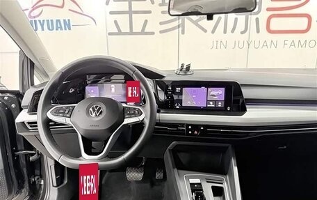 Volkswagen Golf VIII, 2023 год, 1 700 000 рублей, 9 фотография