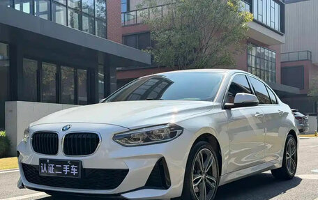 BMW 1 серия, 2022 год, 1 500 000 рублей, 5 фотография