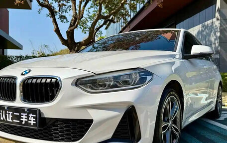 BMW 1 серия, 2022 год, 1 500 000 рублей, 2 фотография