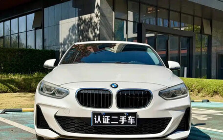 BMW 1 серия, 2022 год, 1 500 000 рублей, 3 фотография