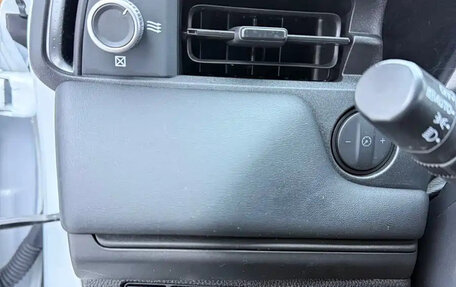 Honda Vezel, 2023 год, 1 650 000 рублей, 5 фотография