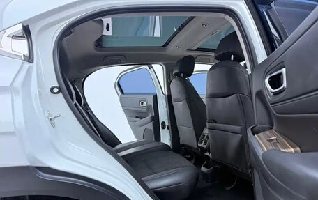 Honda Vezel, 2023 год, 1 650 000 рублей, 17 фотография