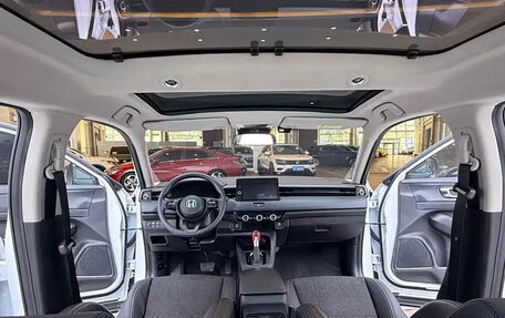 Honda Vezel, 2023 год, 1 650 000 рублей, 16 фотография