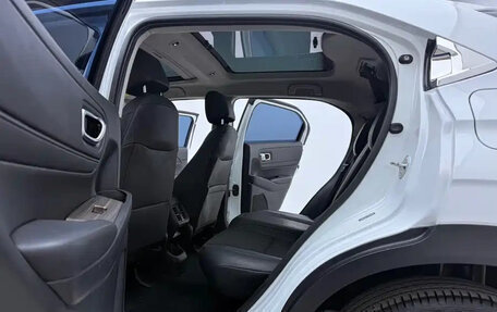 Honda Vezel, 2023 год, 1 650 000 рублей, 12 фотография