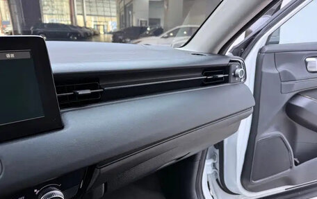 Honda Vezel, 2023 год, 1 650 000 рублей, 10 фотография