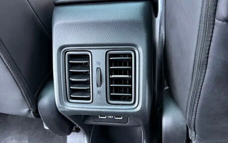 Honda Vezel, 2023 год, 1 650 000 рублей, 15 фотография