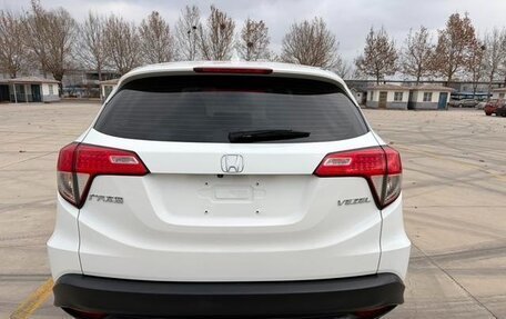 Honda Vezel, 2022 год, 1 235 000 рублей, 5 фотография