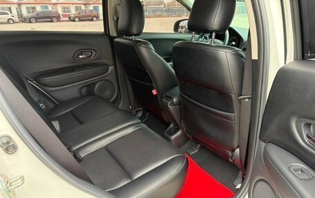 Honda Vezel, 2022 год, 1 235 000 рублей, 10 фотография