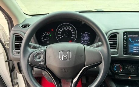 Honda Vezel, 2022 год, 1 235 000 рублей, 11 фотография