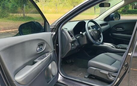 Honda Vezel, 2022 год, 1 266 000 рублей, 9 фотография